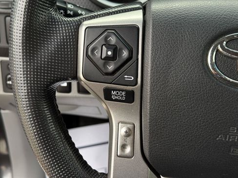 Used 2015 Toyota Tacoma 4x4 Double Cab w/ TRD Off-Road Package image 18