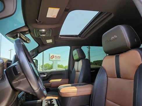 Used 2022 Chevrolet Silverado 2500 High Country w/ Z71 Off-Road Package AWD/4WD image 13