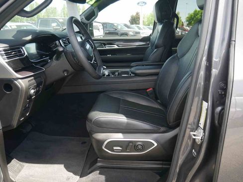 Certified 2023 Jeep Wagoneer L 4WD image 23