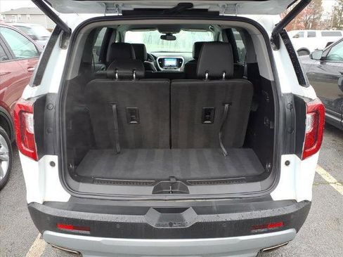 Certified 2023 GMC Acadia SLT image 9