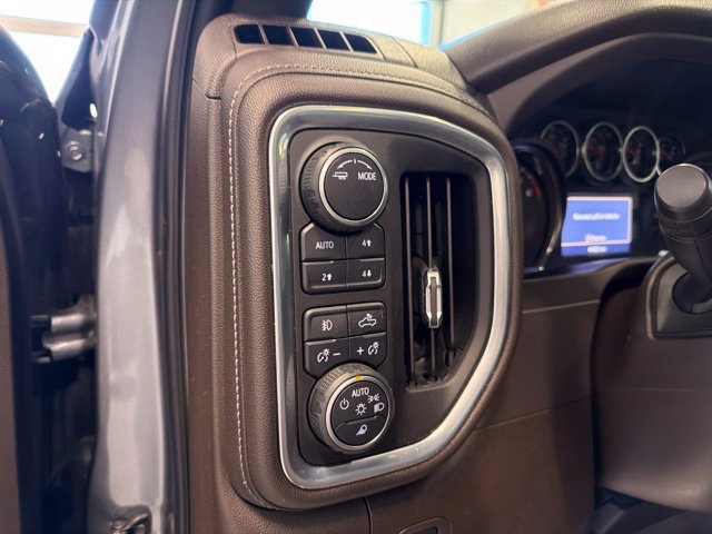 Used 2021 Chevrolet Silverado 1500 LT Trail Boss AWD/4WD image 18