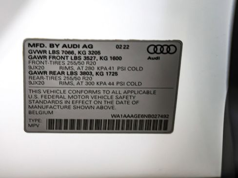 Used 2022 Audi e-tron Premium w/ Convenience Plus Package image 26