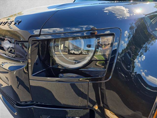 New 2026 Land Rover Defender 110 X-Dynamic SE AWD/4WD image 30