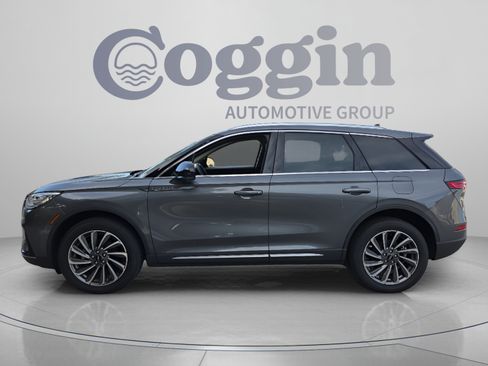 Used 2023 Lincoln Corsair Reserve FWD image 2