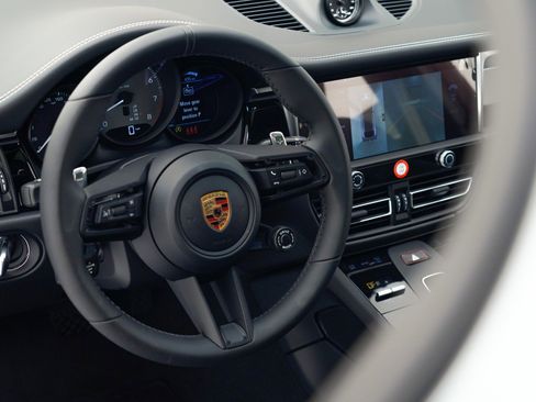 Certified 2026 Porsche Macan S AWD/4WD image 22