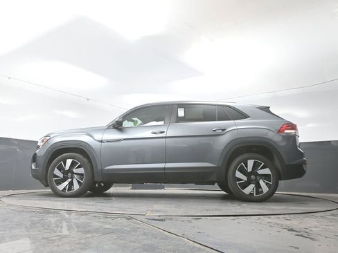 Used 2025 Volkswagen Atlas Cross Sport SE image 58