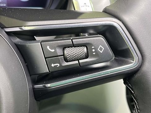 New 2026 Porsche Macan image 38