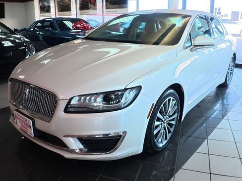 Used 2020 Lincoln MKZ w/ Convenience Package image 1