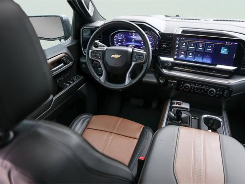 Used 2023 Chevrolet Silverado 1500 High Country w/ High Country Premium Package image 30