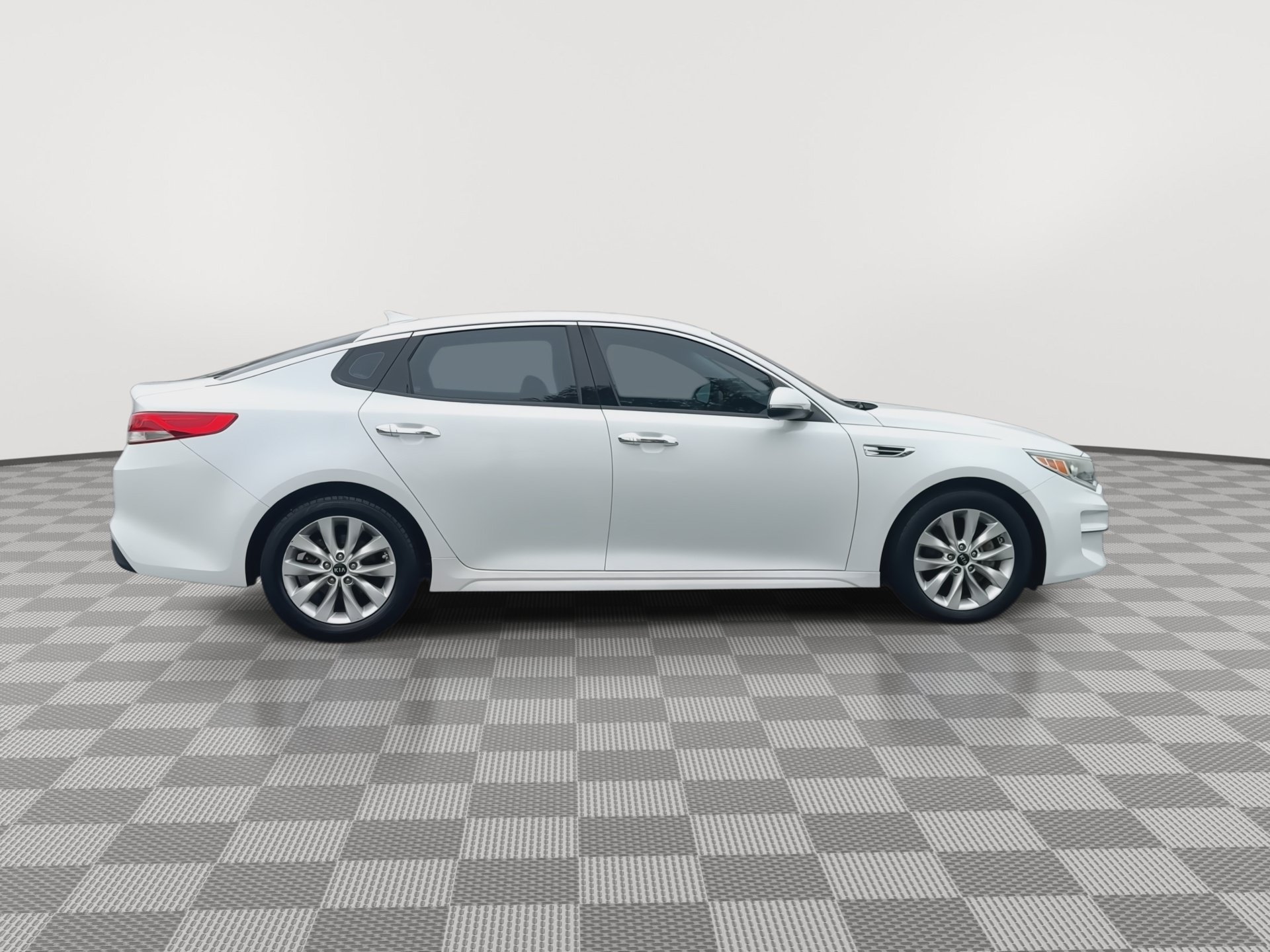 Used 2018 Kia Optima EX FWD image 9