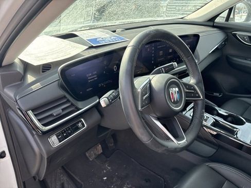 Used 2025 Buick Envision Preferred image 8