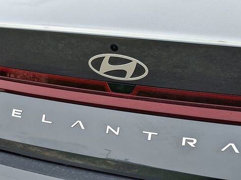 Certified 2026 Hyundai Elantra SE image 29