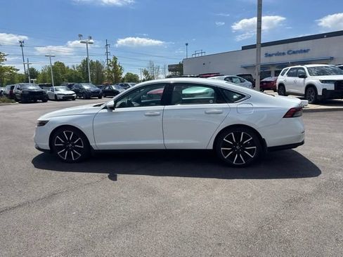 Used 2023 Honda Accord Touring image 17