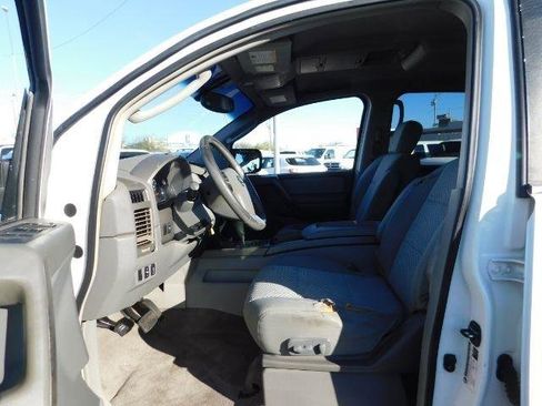 Used 2004 Nissan Armada SE image 10
