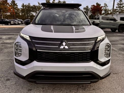 New 2026 Mitsubishi Outlander AWD image 2