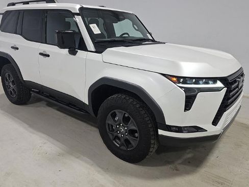 Used 2024 Lexus GX 550 AWD/4WD image 7