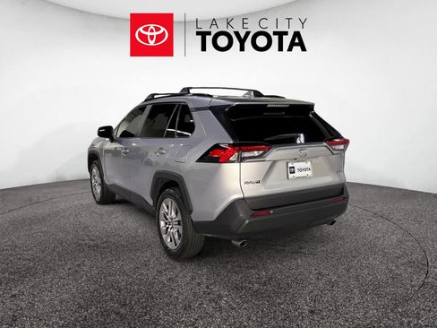 Used 2023 Toyota RAV4 XLE Premium image 4