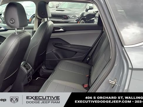 Used 2023 Volkswagen Taos SE AWD/4WD image 23