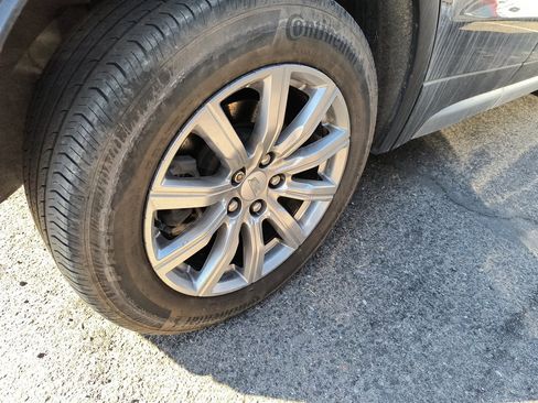 Certified 2022 Cadillac XT4 Premium Luxury w/ Enhanced Visibility Package image 10