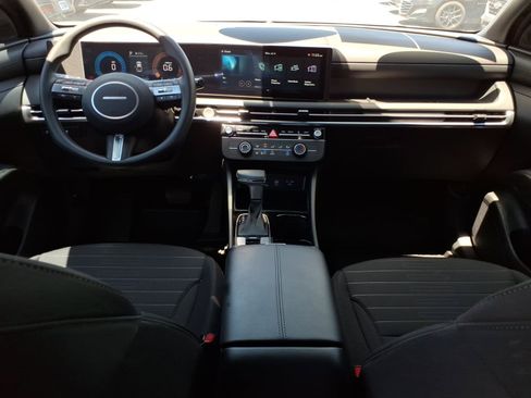 Certified 2025 Hyundai Santa Cruz SE FWD image 15