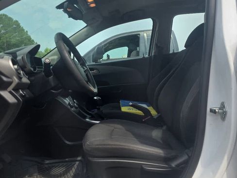 Used 2016 Chevrolet Sonic LT FWD image 2