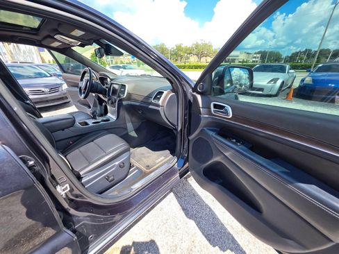 Used 2014 Jeep Grand Cherokee Overland w/ Advanced Technology Group RWD image 20