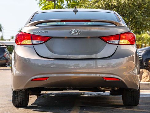 Used 2013 Hyundai Elantra GLS w/ Preferred Pkg image 5