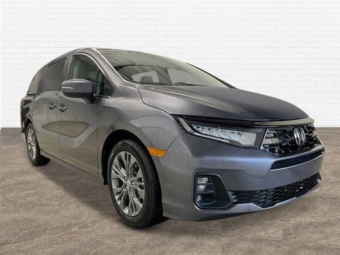 New 2026 Honda Odyssey Touring image 8