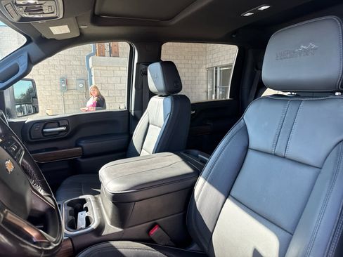 Used 2023 Chevrolet Silverado 3500 High Country w/ Z71 Off-Road Package image 14