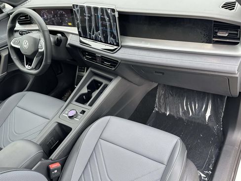 New 2026 Volkswagen Tiguan SE R-Line AWD/4WD image 12