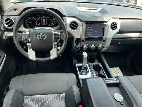 Used 2021 Toyota Tundra SR5 w/ SR5 Upgrade Package AWD/4WD image 18