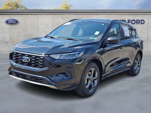 Certified 2024 Ford Escape ST-Line AWD/4WD image 3