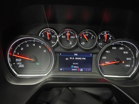 Used 2021 Chevrolet Suburban LT image 19