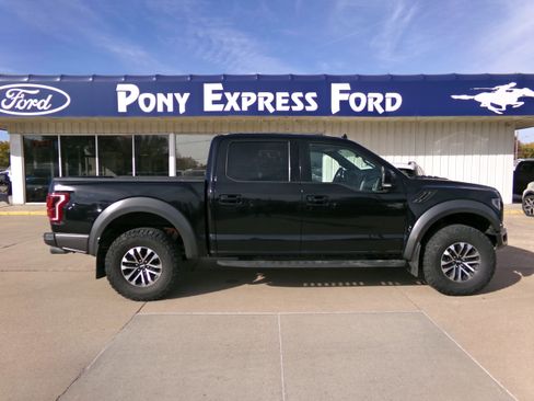 Used 2019 Ford F150 Raptor w/ Equipment Group 802A Luxury image 2