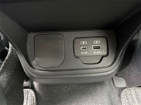 Used 2023 Subaru Ascent Premium w/ Convenience Package image 11