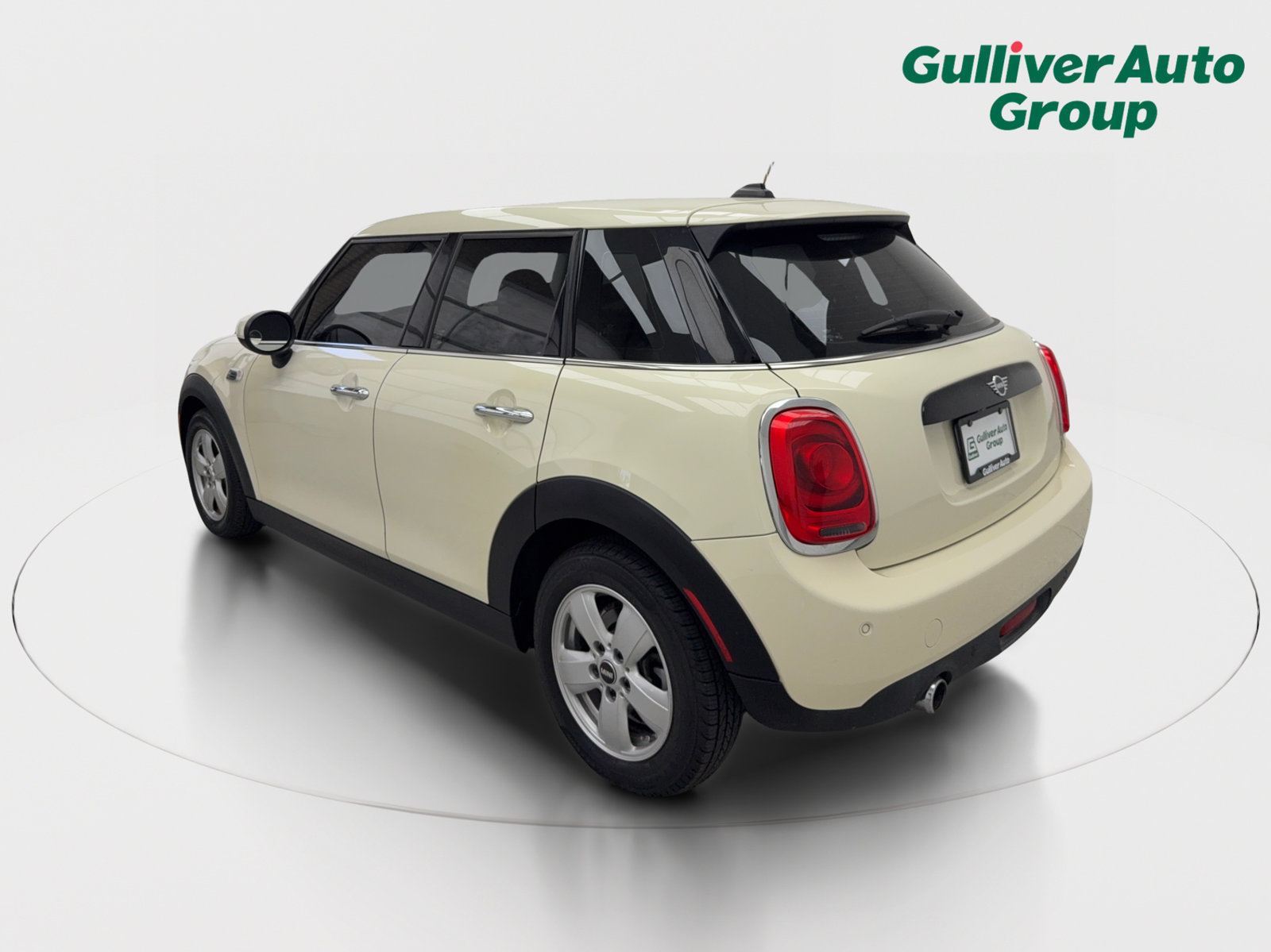 Used 2020 MINI Cooper 4-Door Hardtop FWD image 4