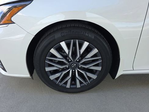 Used 2023 Nissan Altima 2.5 SV w/ SV Premium Package image 34