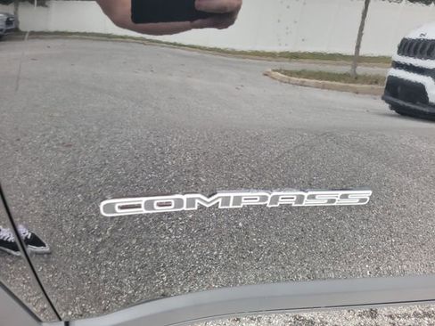 New 2026 Jeep Compass Latitude image 3