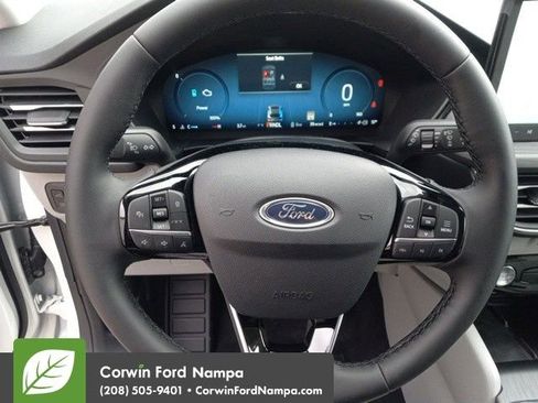 New 2025 Ford Escape SE w/ PHEV Premium Package FWD image 15