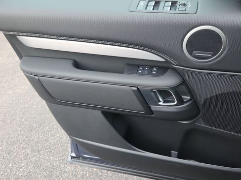 New 2026 Land Rover Discovery Limited Edition AWD/4WD image 10