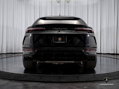 Used 2022 Lamborghini Urus AWD/4WD image 9