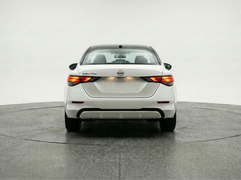 Used 2025 Nissan Sentra SV image 7