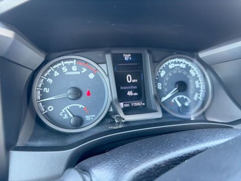 Used 2016 Toyota Tacoma TRD Sport w/ Premium & Technology Package image 17