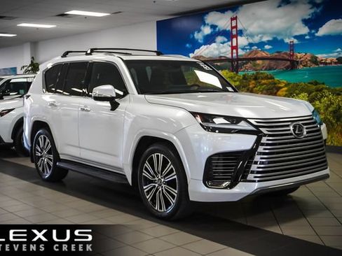 Used 2024 Lexus LX 600 4WD w/ Luxury Package image 1
