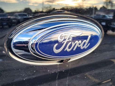 Used 2020 Ford Ranger Lariat w/ Equipment Group 501A Mid image 11