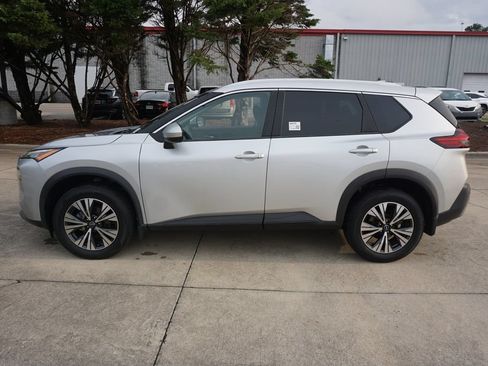 Used 2023 Nissan Rogue SV w/ SV Premium B Package FWD image 18