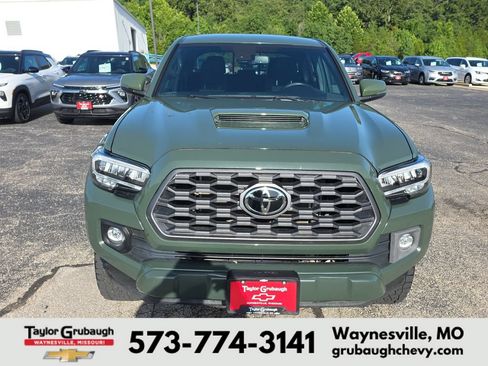 Used 2021 Toyota Tacoma TRD Sport w/ Technology Package AWD/4WD image 3