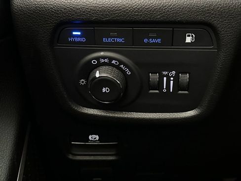 Used 2024 Jeep Grand Cherokee Limited 4xe AWD/4WD image 31