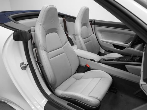 Certified 2020 Porsche 911 Carrera 4S image 28