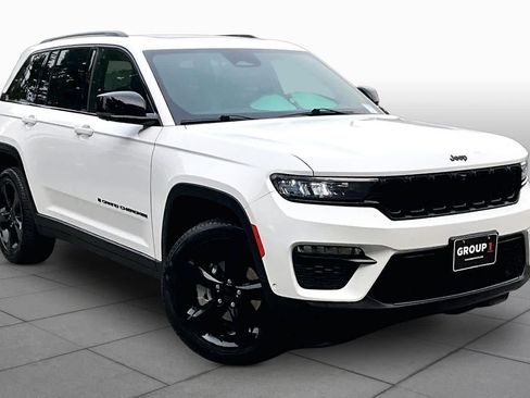 Used 2025 Jeep Grand Cherokee Limited w/ Luxury Tech Group II AWD/4WD image 3